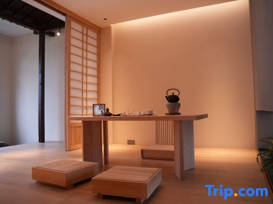 Чичжоу: │ Huizhou twilight │ Zen Yunyin │ Designer Courtyard B&B