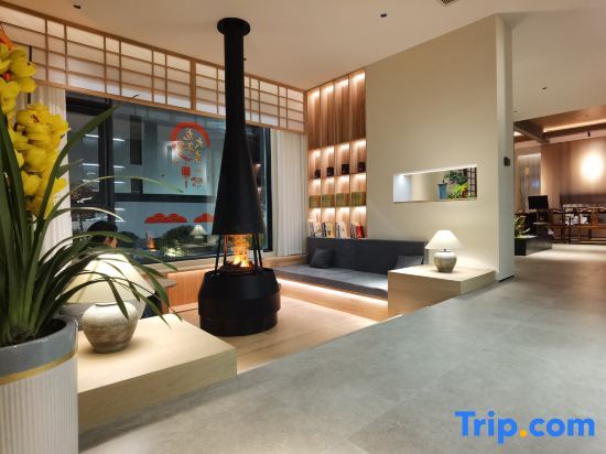 Чичжоу: │ Huizhou twilight │ Zen Yunyin │ Designer Courtyard B&B