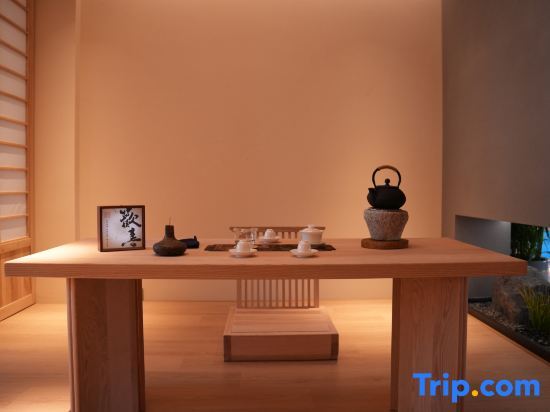 Чичжоу: │ Huizhou twilight │ Zen Yunyin │ Designer Courtyard B&B
