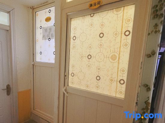 Далянь: Dalian Common People Hotel