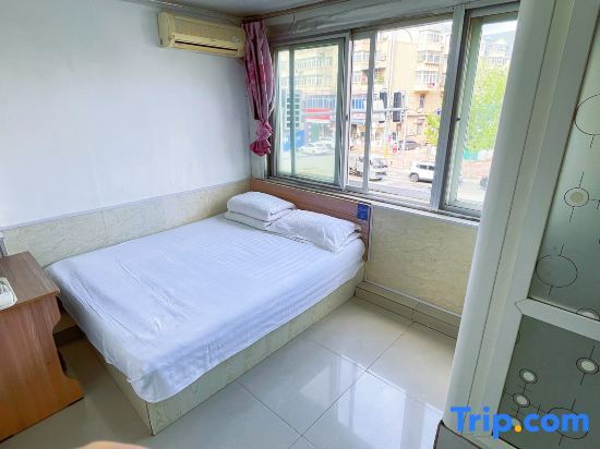 Далянь: Dalian Common People Hotel