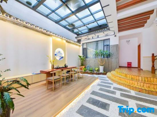Дали: Meet Huakai Smart Homestay (Dali Ancient City South Gate Branch)