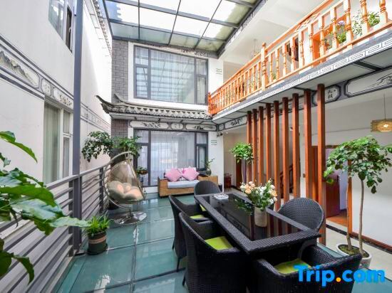 Дали: Meet Huakai Smart Homestay (Dali Ancient City South Gate Branch)
