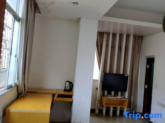 Юнчжоу: Jianghua Jinfulai Business Hotel