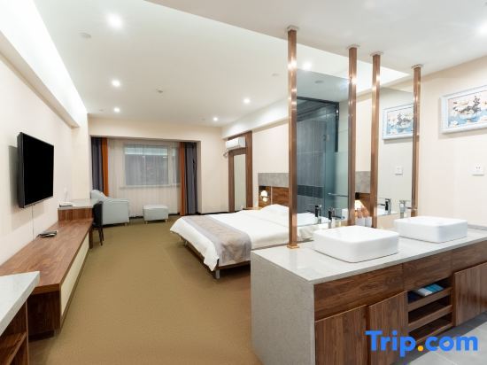 Цицикар: Qiqihar Jingyue Holiday Hotel