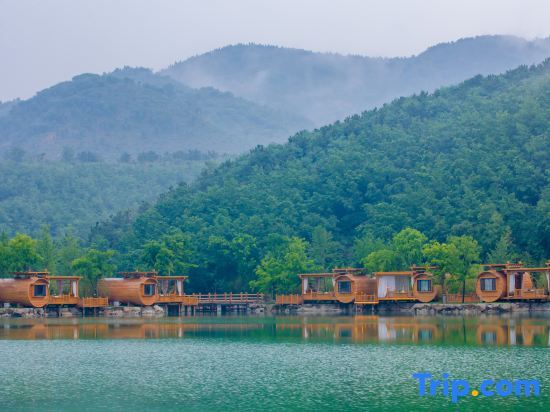 Цзинань: Jiurushan Hongyanrong Wooden Barrel Hotel