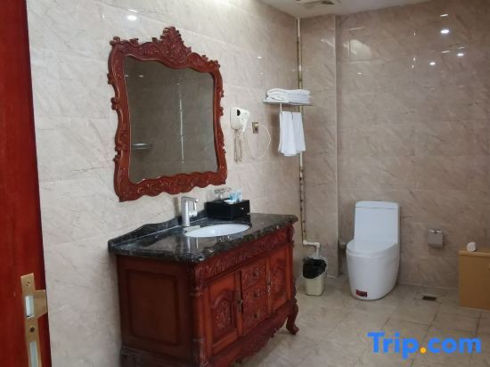 Тунляо: Binhe Hotel