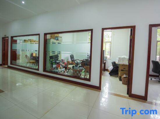 Мэнцзы: Mengzi Kaiyi Hotel