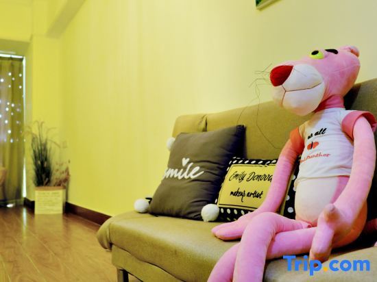 Гуанчжоу: Guangzhou TT Net Red Boutique Theme Apartment
