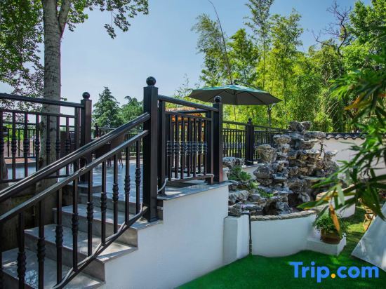 Хучжоу: An Ji Old Streets  Home  Stay
