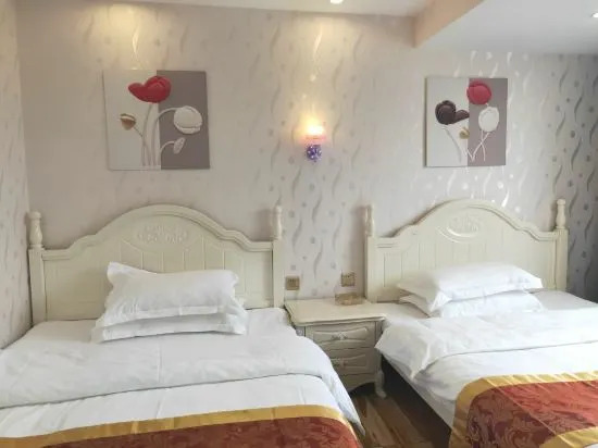 Чунцин: Chongqing Kaihong Apartment