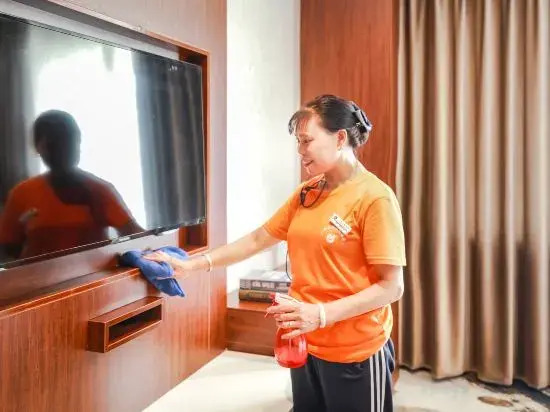 Цзуньи: JiuLong Hotel