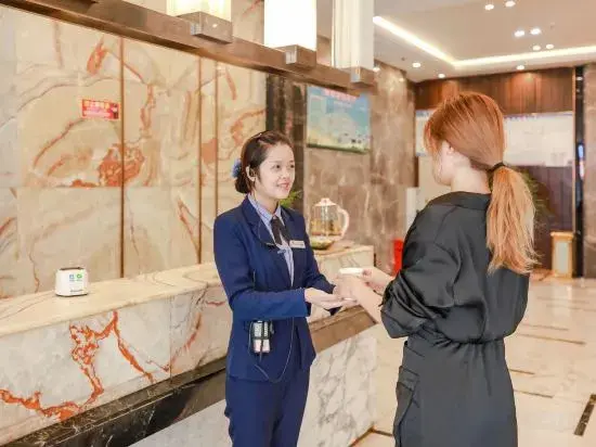 Цзуньи: JiuLong Hotel