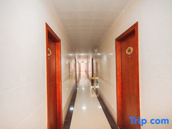 Чунцзо: Lingyun Business Hotel