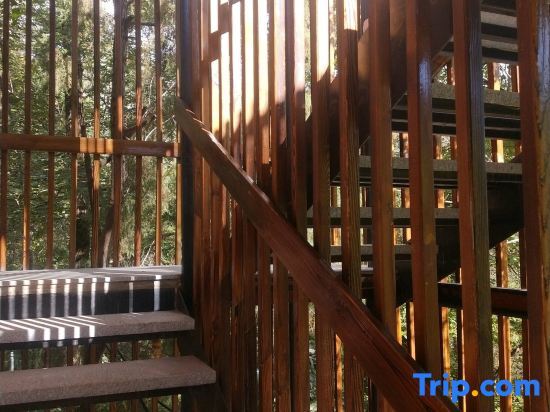 Дали: Wuyuan Shiwai Liyuan Good Morning Sun Moonju Lake View Inn