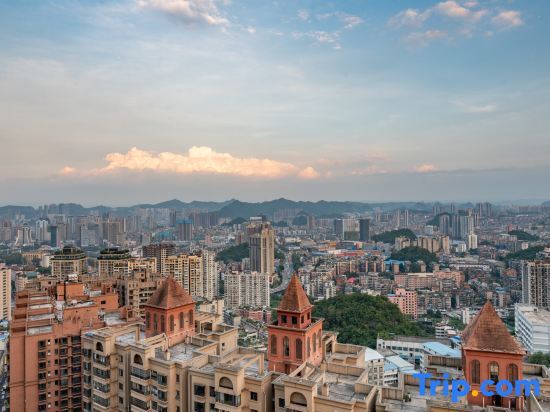 Seven Letters·High-altitude View City Homestay (Huaguoyuan Twin Towers White House Shopping Center) — фото 1
