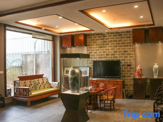 Цзиндэчжэнь: Homestay (China Ceramics City )