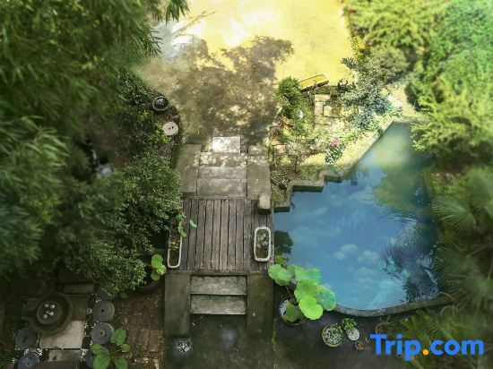 Цзиндэчжэнь: Homestay (China Ceramics City )