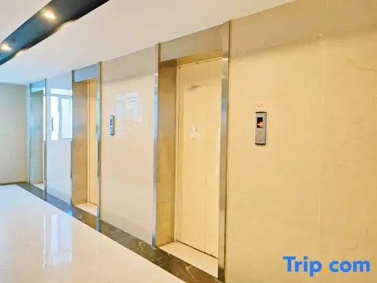 Чунцин: Chongqing Shengde Apartment (University Town Electronics School)