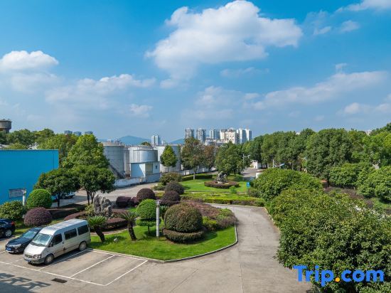 Хуайхуа: Huaihua Hongxing Hotel (Transit Library South High-speed Railway Station)