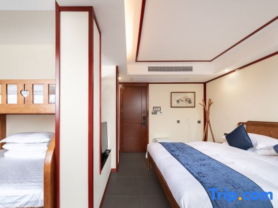 Фэнхуан: Xiqiao Night Language River View Homestay (Phoenix Ancient City Lijiang Branch)