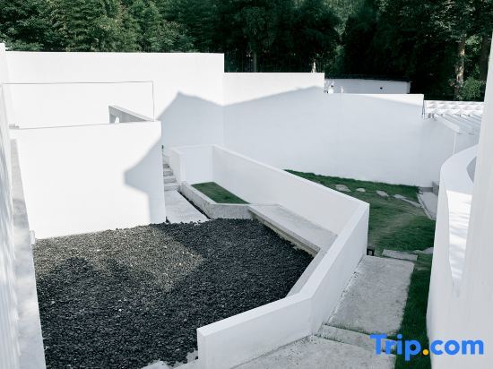 Хучжоу: Apricot SENSE. Aesthetic Design of Mogan Mountain Residence
