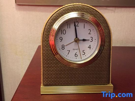 Дацин: Thai 9 Business Hotel Crystal Shop