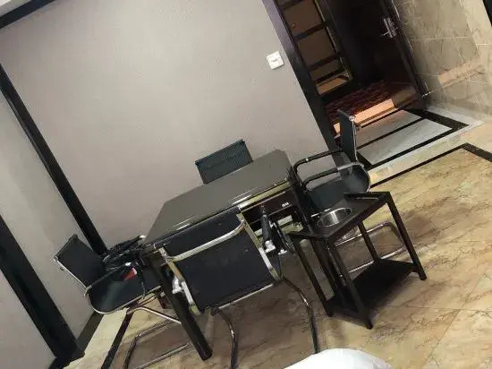 Тайчжоу: Linhai Phoenix Town Business Hotel