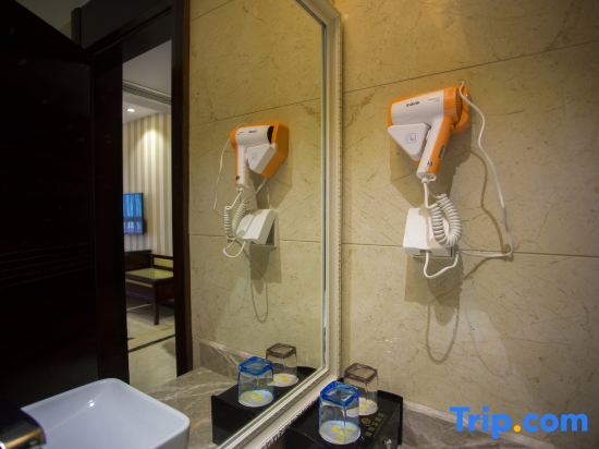 Маоминг: Huazhou Huyanwan Chain Hotel Shangjie Branch