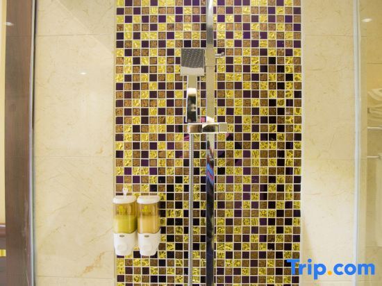 Маоминг: Huazhou Huyanwan Chain Hotel Shangjie Branch