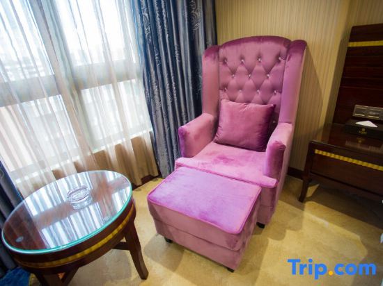 Маоминг: Huazhou Huyanwan Chain Hotel Shangjie Branch
