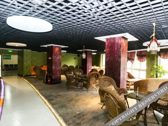 Чунцин: Yunan Business Hotel (Chongqing 9km Used Car Market Store)