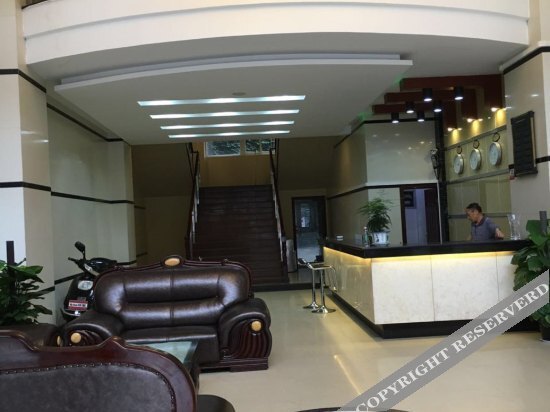 Чунцин: Yunan Business Hotel (Chongqing 9km Used Car Market Store)