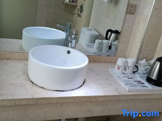 Лоуди: Shijia Chain Hotel (Xinhua No.1 Branch)