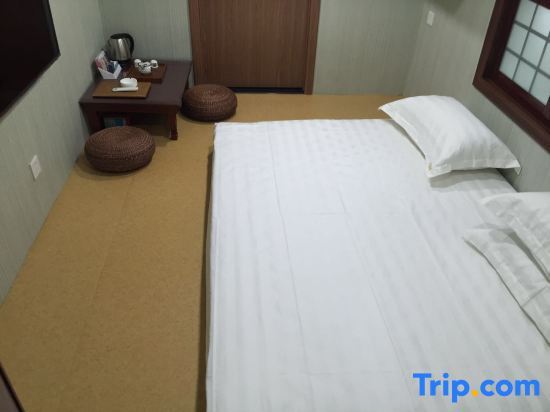 Даньдун: Dandong Yading Hotel