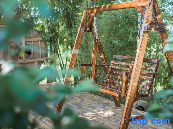 Чэнду: Village seclusion Apricot blossom Homestay hill
