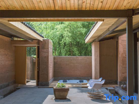Чэнду: Village seclusion Apricot blossom Homestay hill