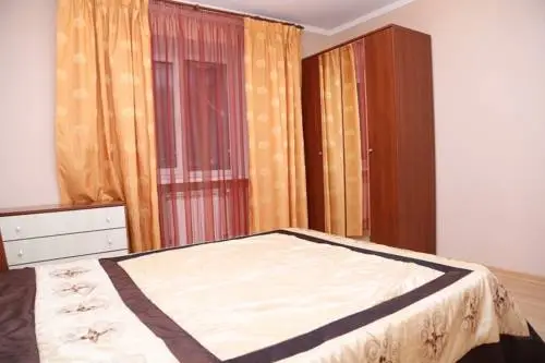 Астрахань: Apartments on Moskovskaya Street