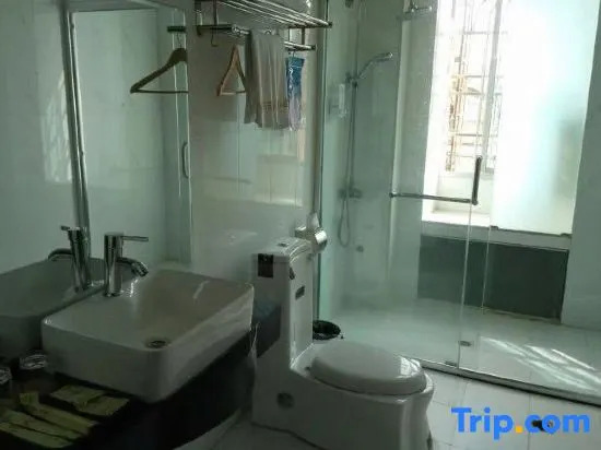 Юэян: Happy Residence Fashion Hotel (East Station)