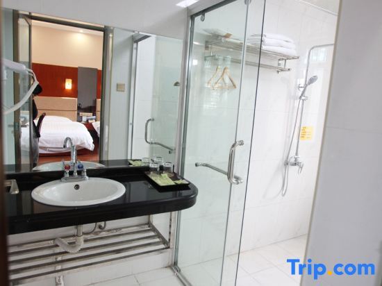 Юэян: Happy Residence Fashion Hotel (East Station)