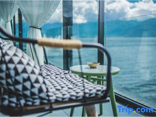 Дали: MR.6 sea view Inn