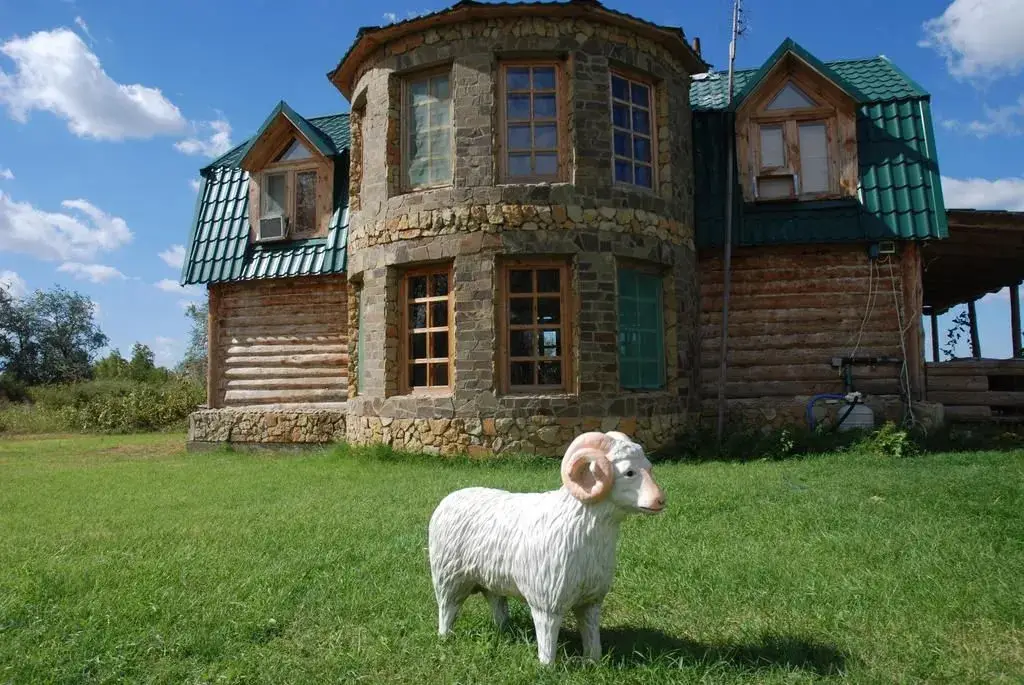 Астрахань: Замок База Отдыха