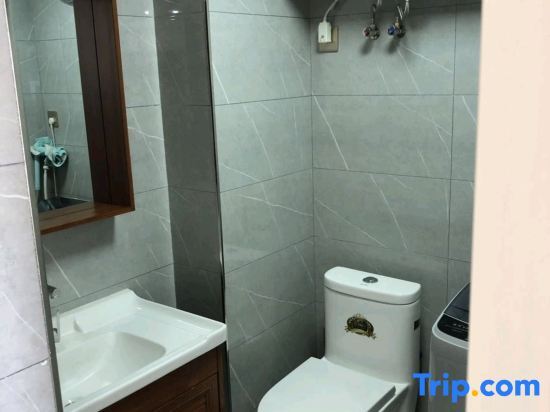 Далянь: Zhuanghe Youjia Apartment