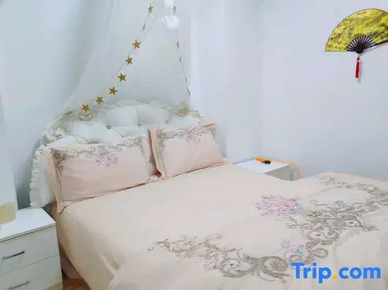 Гэцзю: Gejiu Honghe River Bianzhihua Apartment