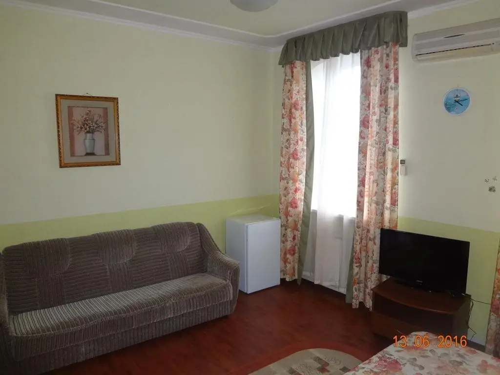 Астрахань: Hotel Dama s Sobach'koy