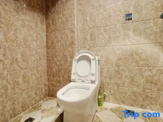 Ичунь Хэйлунцзян: Youth Apartment (Yichun Phoenix Waterfront Store)