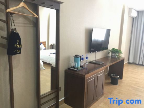 Дали: Junsen Hotel