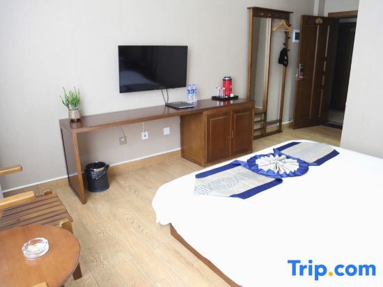 Дали: Junsen Hotel