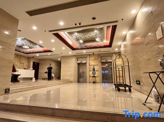 Нинбо: Yinyi Global Center, Rixin Street 95#, Haishu District, Ningbo, Zhejiang, China
