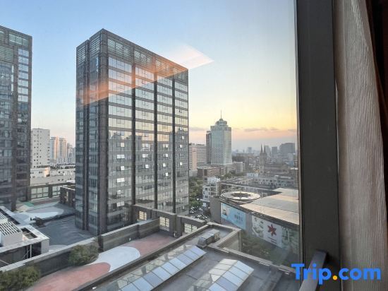 Нинбо: Yinyi Global Center, Rixin Street 95#, Haishu District, Ningbo, Zhejiang, China